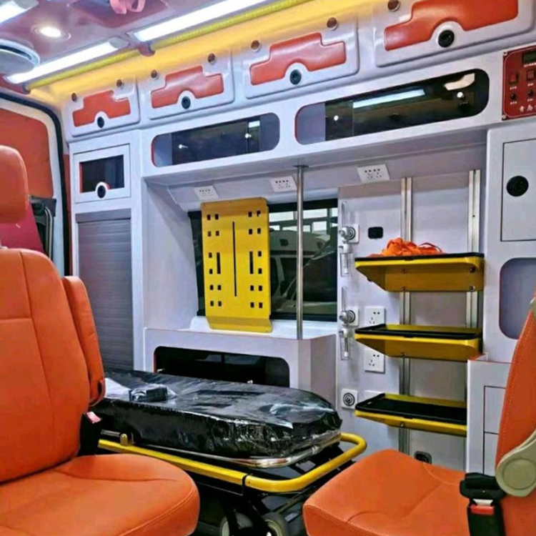 竞秀长途救护车护送病人租赁价格